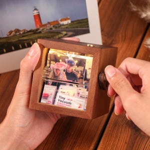 Cornice personalizzata per flipbook con animazione in scatola di legno, scatola personalizzata per flipbook con animazione fotografica, fotolibro con luce, regalo per compleanno, anniversario, matrimonio.