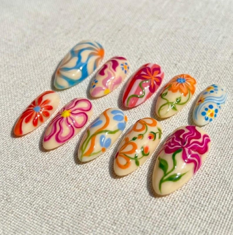 Uñas postizas florales retro vibrantes hechas a mano / Arte pop colorido de flores de verano / Set de uñas personalizadas almendradas medianas de estilo libre y caprichoso imagen 2
