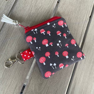 Mushrooms mini wristlet pouch//Airpods pouch//Lip balm holder//Mushrooms Coin pouch//Mushrooms mini accessory holder.