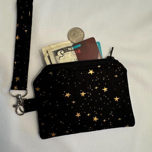 Goldene Sterne Portemonnaie. Sterne Kartenetui. Sternen-AirPod-Tasche. Sterne Portemonnaie. Gewehrpapier Wristlet-Tasche.