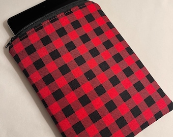 Gingham Kindle Paperwhite Sleeve, Zippered Cotton Case/Small Paperback book holder
