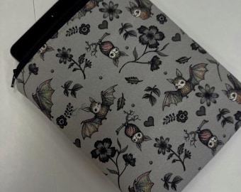 Kindle Paperwhite Cute bats sleeve//Bats Paperwhite sleeve/Fall Kindle paperwhite sleeve/Zippered kindle sleeve