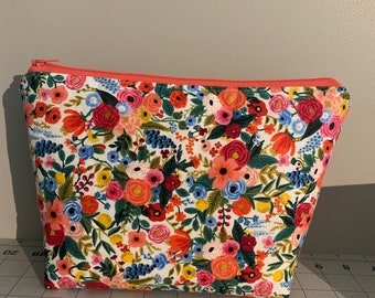 Rifle paper makeup Holder//Floral toiletry bag//Rifle paper Wet bag//Large zipper Cosmetic bag//PUL lining