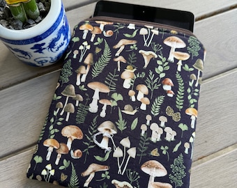 Kindle Paperwhite Monstera floral sleeve/Paperwhite sleeve/monstera Kindle paperwhite sleeve/Zippered kindle sleeve