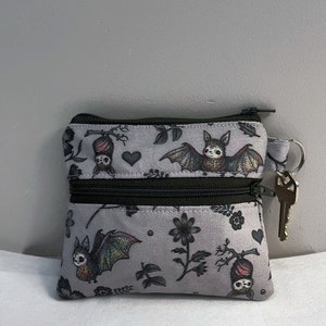 Cartera con doble cierre de murciélagos y flores // Cartera con identificación de murciélagos // Cartera con murciélagos para llevar y llevar