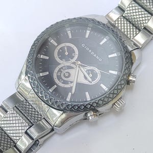 Chronograph Quartz Wrist Watch For Men Q61