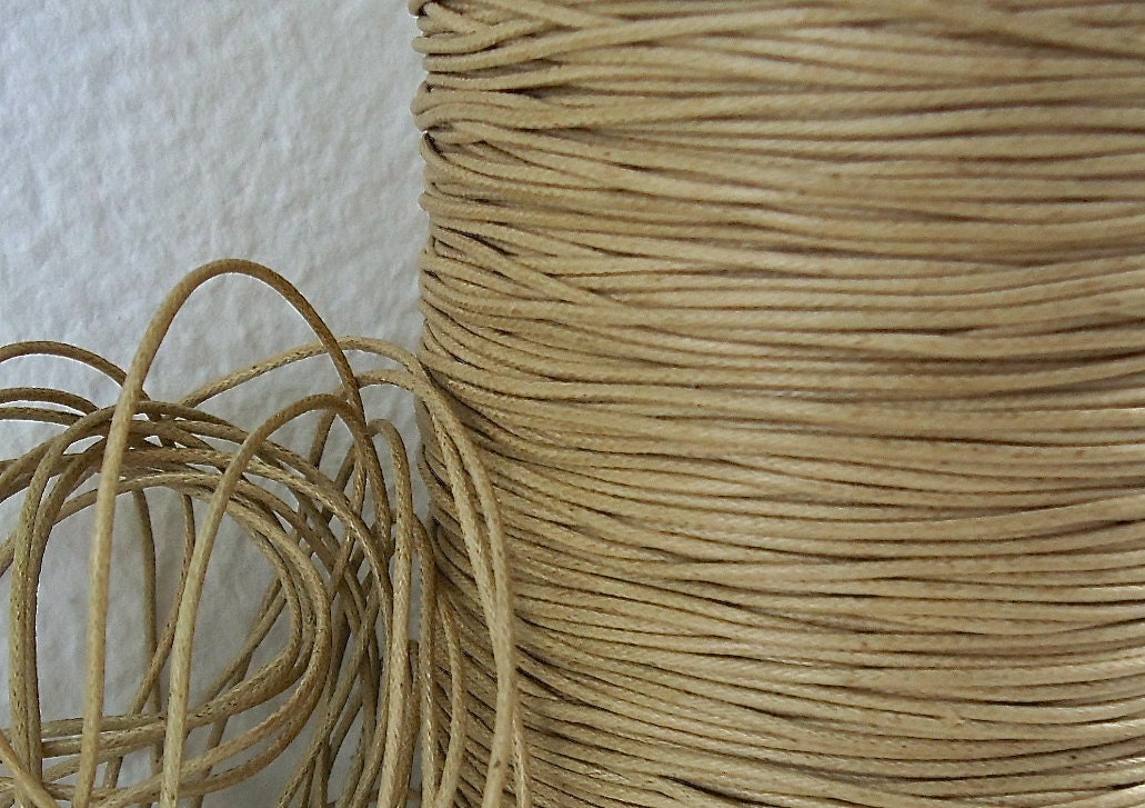 Colonial Tan Ritza 25 Waxed Tiger Thread, 1mm for Leather by