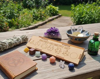 Zeven chakra's platonische lichamen set heilige geometrie kristallen met houten kist 7 stuks