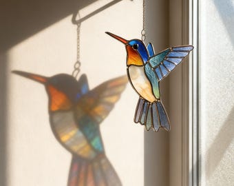 Suspension décorative en vitrail personnalisée « Colibri » Ornements en verre peints à la main Décorations uniques à suspendre aux fenêtres