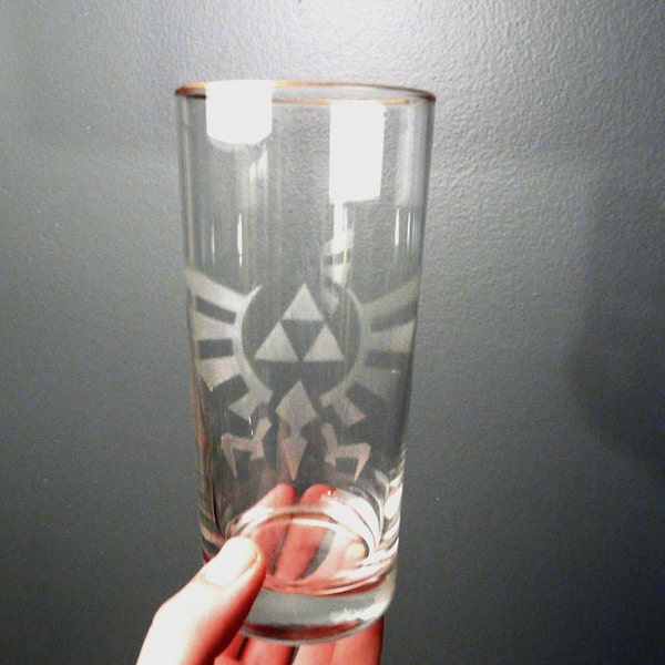 Triforce Legend of Zelda Etched Glass Cup / Tumbler