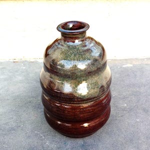 Handmade Black Glazed Stoneware Vase – Modern Ridged Ceramic Pottery for Home Décor