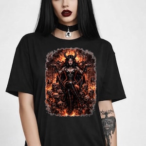 Camiseta con ilustración de guerrero caballero oscuro | gótico, trono de fuego, calaveras - Denon Girl - Arte gótico - Regalo para amantes del gótico oscuro