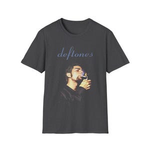 T-shirt Officiel Deftones – Concert 2018 – Couleur Violet – Taille L – État Comme Neuf (like New)
