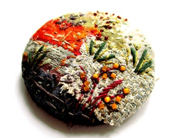 Remember the gardens - unique hand embroidered brooch