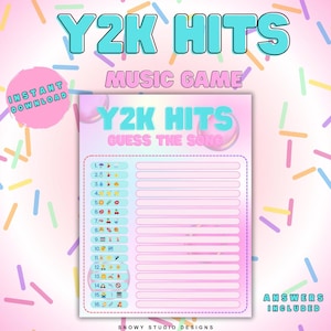 Może przedstawiać: Drukowana gra muzyczna Y2K Hits w różowo-niebieskiej kolorystyce. Gra zawiera tekst "Y2K Hits Zgadnij piosenkę" oraz listę ponumerowanych linii z emotikonami. Widoczne są również słowa "Natychmiastowe pobieranie" i "Odpowiedzi w zestawie".