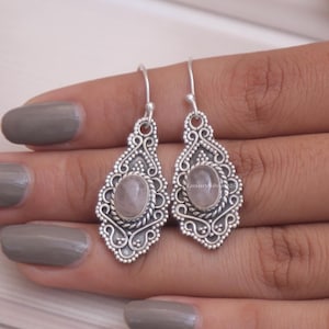 Örhängen i rosenkvarts, örhängen i 925 sterlingsilver, ovala örhängen i ädelsten, handgjorda örhängen, smycken i kvartssilver, present till henne