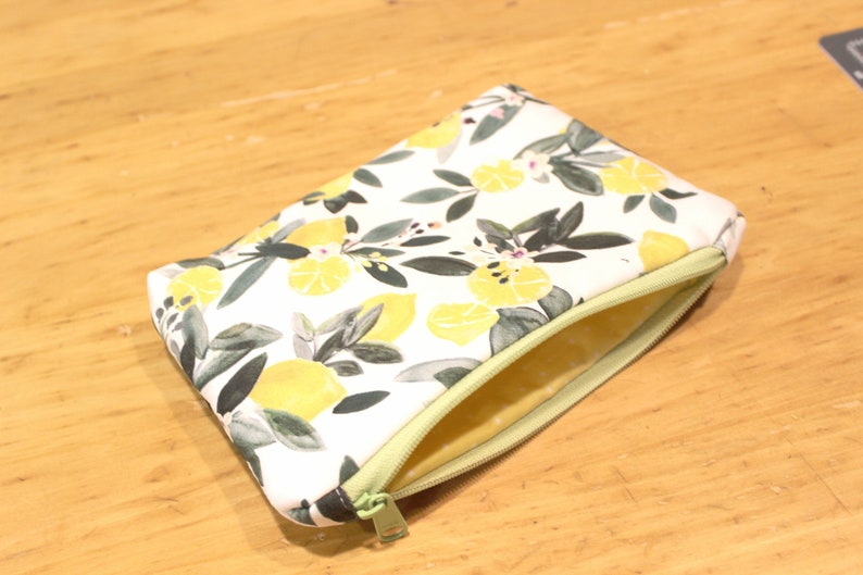 Botanical print zippered wristlet wallet pouch lemon and leaves image 5