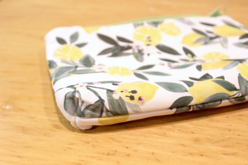 Botanical print zippered wristlet wallet pouch lemon and leaves image 2