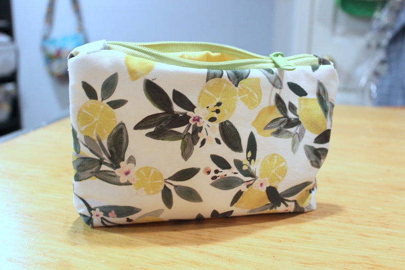 Botanical print zippered wristlet wallet pouch lemon and leaves image 9