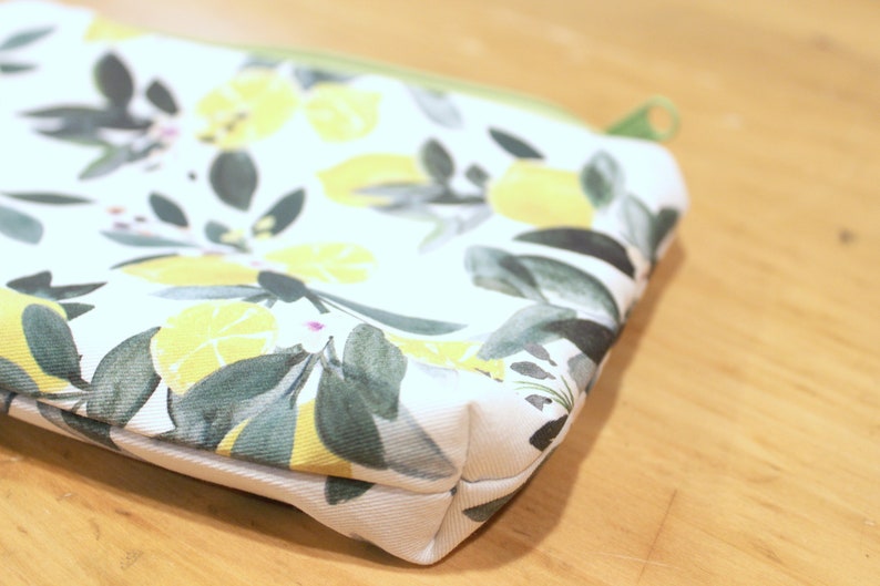 Botanical print zippered wristlet wallet pouch lemon and leaves image 3