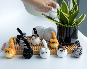 Crochet Cat Keychain: Handmade Amigurumi Kitty Bag Charm.