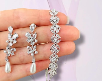 Bridal Jewelry Set, Bridal Simple Necklace, Silver Dangle Earrings, Rhinestone Necklace, Gold Bridal Jewelry Set, Crystal Bracelet Silver