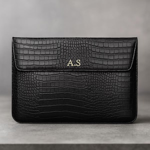 Personalized Crocodile Leather Laptop Sleeve – Custom Initials Monogram Case Compatible with MacBook Air, Stylish Protective Bag – Gift