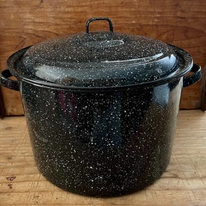 Black Enamelware Pot with Lid, Large Vintage Speckled Graniteware Stockpot,  Canning Pot, Camping Cookware, Rustic Farmhouse Kitchen Décor
