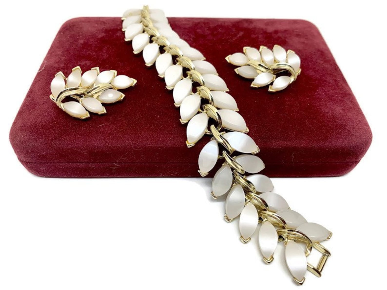 Kramer White Thermoset Lucite Bracelet and Earrings Vintage Etsy