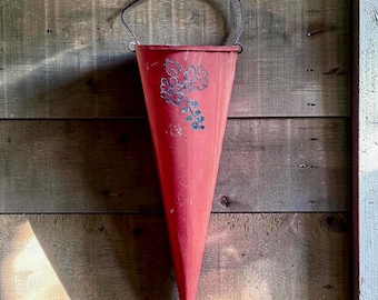Vintage Metal Wall Planter: Conical Pocket Vase for Dried Flowers