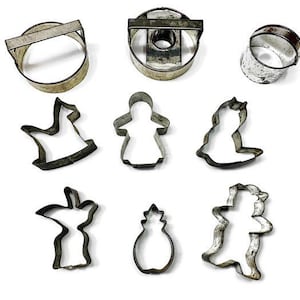 Cookie Cutter Set of 9 Vintage Metal Biscuit Doughnut Cutters, Baking Utensils