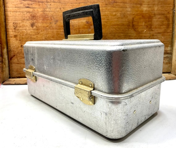 Fishing Tackle Box, Vintage Umco 133A Aluminum 3-tier Equipment Storage  Organizer Case for Lures & Bait, Mid-century Crafts Caddy - Etsy