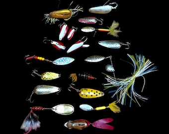 Vintage Fishing Lure Collection: Lot of 19 Spinnerbait & Flash Bait Lures