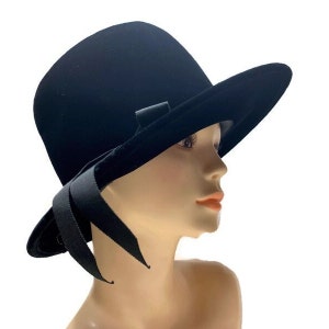 Zwarte dames fedorahoed, vintage maat kleine fluwelen hoed met brede rand en grosgrain lint, Union Made