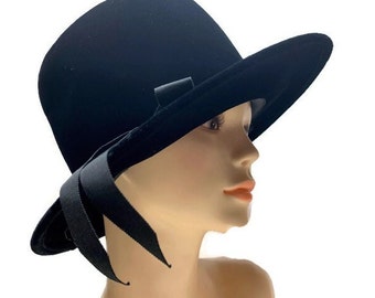 Women's Black Fedora,  Vintage Union Made Hat, Velvet with Grosgrain Ribbon,Size Small