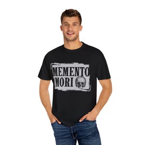 Memento Mori T-Shirt: Vintage Skull Goth Fashion