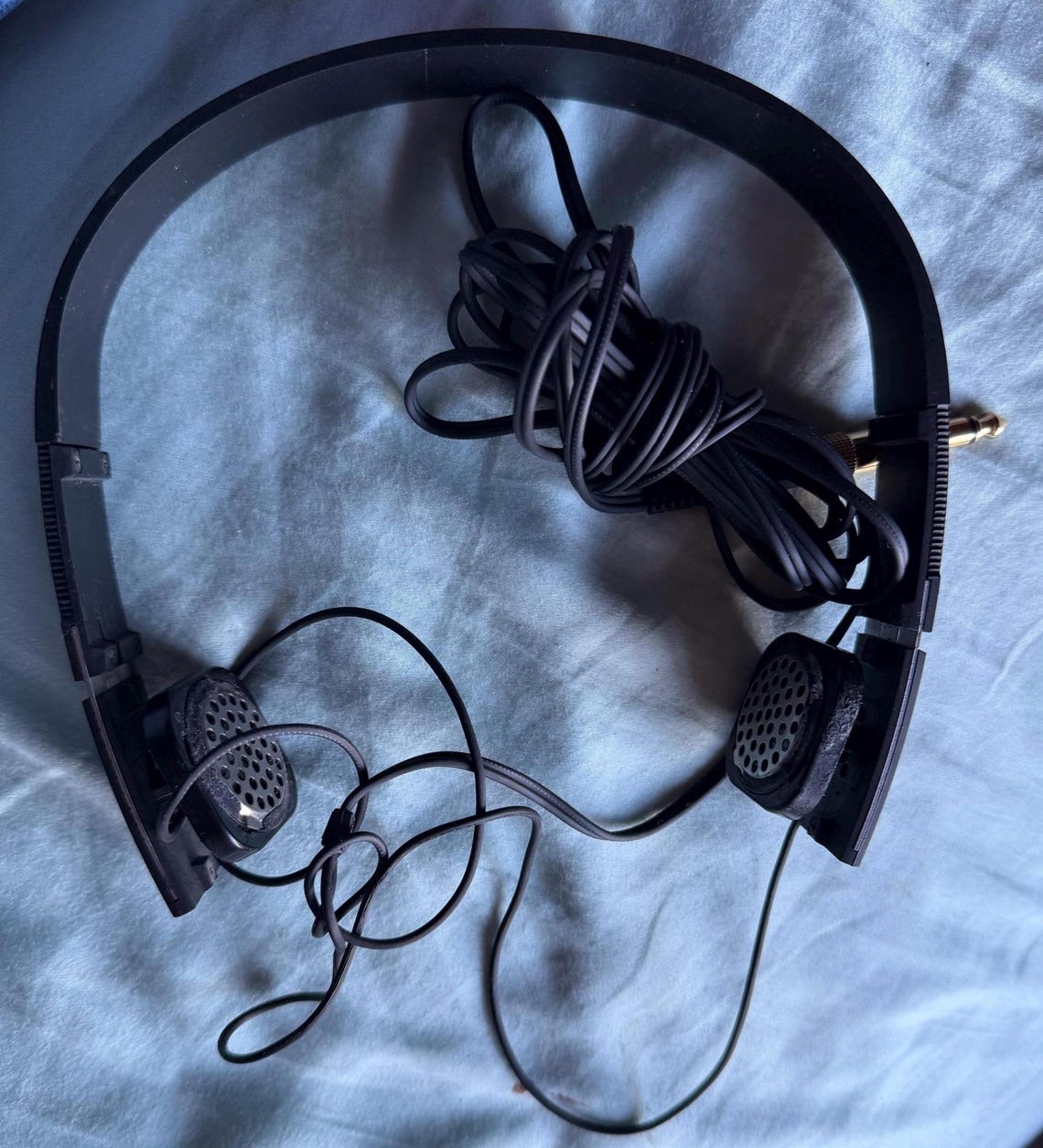VINTAGE Bang and Olufsen Headphones Form-2. Adjustable with very long chord Preowned in Excellent Working Condition. Missing foam ear pads., foto 3 di 5