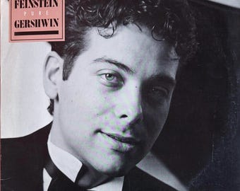 Vinilo de Michael Feinstein “Pure Gershwin” de 1987. En excelente estado. Imprescindible para cualquier fan de Michael Feinstein y Gershwin.