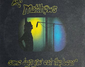 Álbum de vinilo vintage de IAN MATTHEWS “Some Day’s You Eat The Bear” de 1974. Tanto el disco como la funda están en excelente estado.