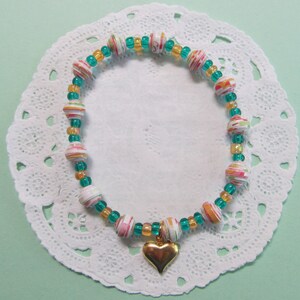 Modest Heart Paper Bead Stretch Bracelet