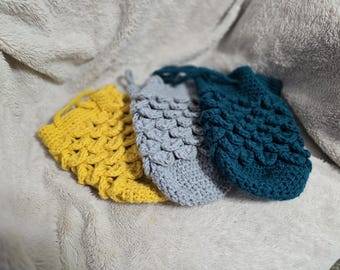 Crocodile stitch crocheted hand bag/purse