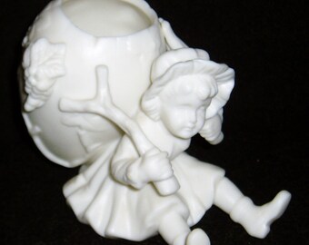 Chica con cesta de huevo, figura bisquede de porcelana, Ardalt