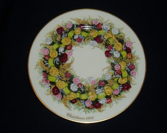 50% Off, Lenox Christmas Plate, 1985, Colonial Wreath Issue, Connecticut