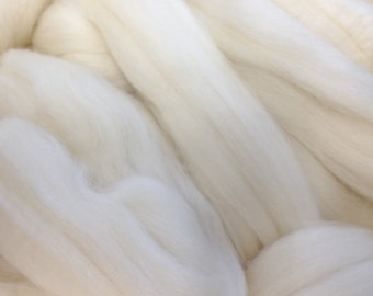 1 Pound, Eco Peruvian Highland Wool Roving Top, 27.5 Microns, Natural White, Undyed