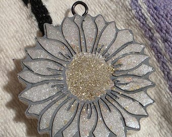 Glitter Daisy Freshie