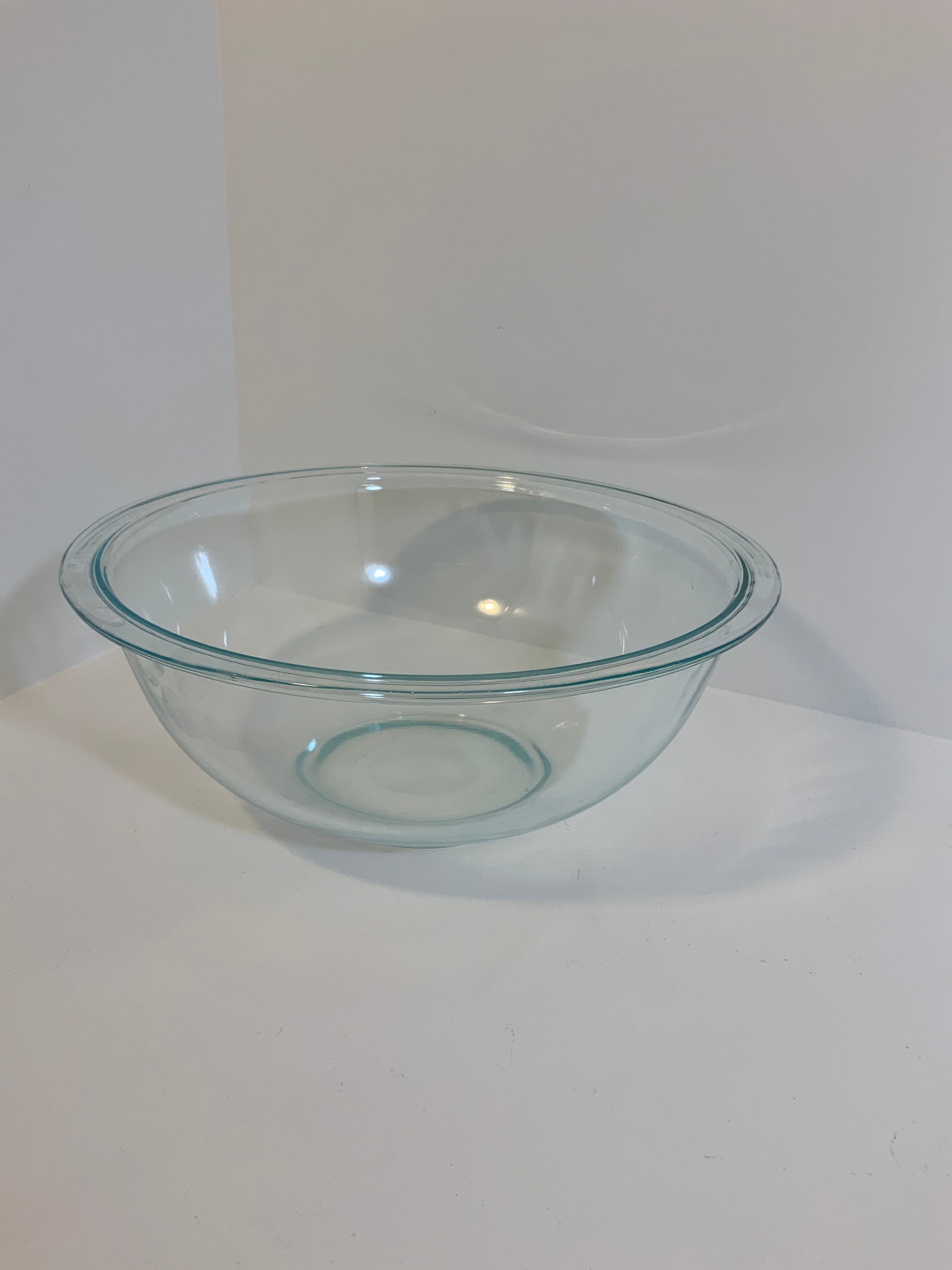 Pyrex 2.5 Quart Mixing Bowl Made in the USA. Etsy