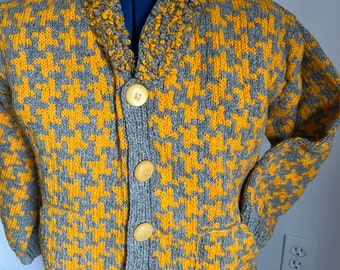 Handmade knitted sweater for girl/ teenager/women size small/ medium. Wool. 3/4 sleeves. 2 Pockets