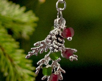 Boucles d'oreilles branche de pin et pomme de pin. Fait main