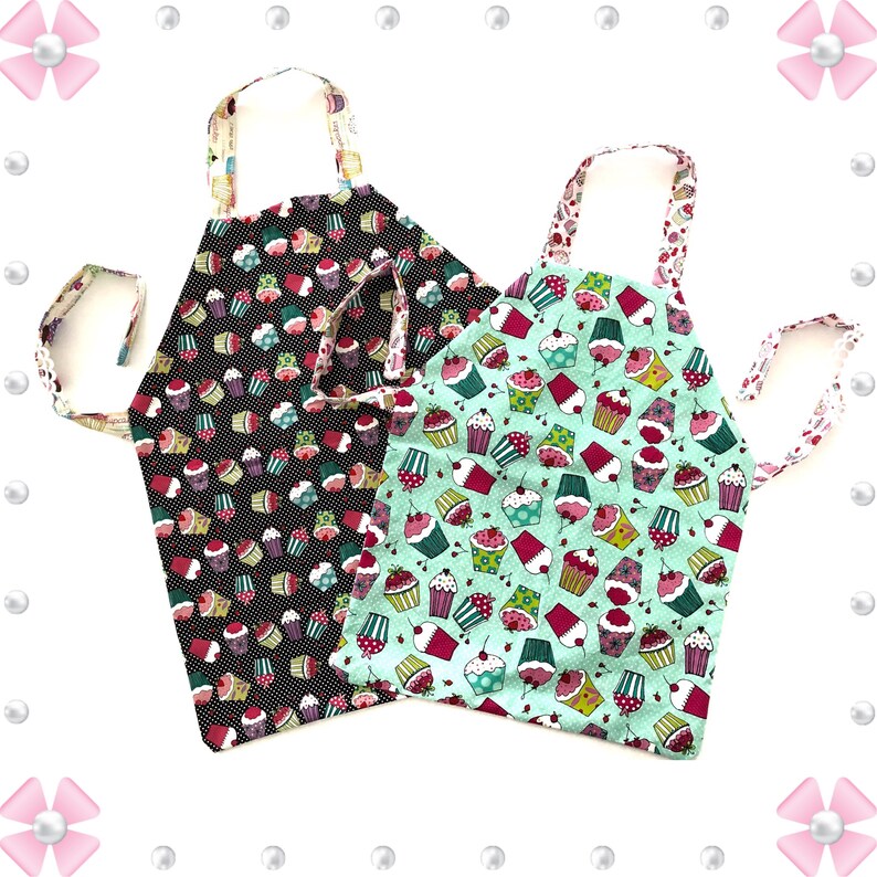 Mom Daughter Apron Behavior / Styles toward Generate Aprons / Sewing Styles / How towards Sew an Apron / Very simple Apron Habit / Apron Behavior E-book picture relating to Free Printable Apron Patterns titled Mom Daughter Apron Models / Designs in the direction of Create Aprons / Sewing Routines / How in the direction of Sew an Apron / Uncomplicated Apron Practice / Apron Behavior Ebook
