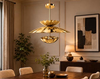 Lampadario floreale in ottone realizzato a mano, plafoniera floreale vintage, lampada a sospensione in stile moderno di metà secolo, lampada a sospensione di lusso in ottone.